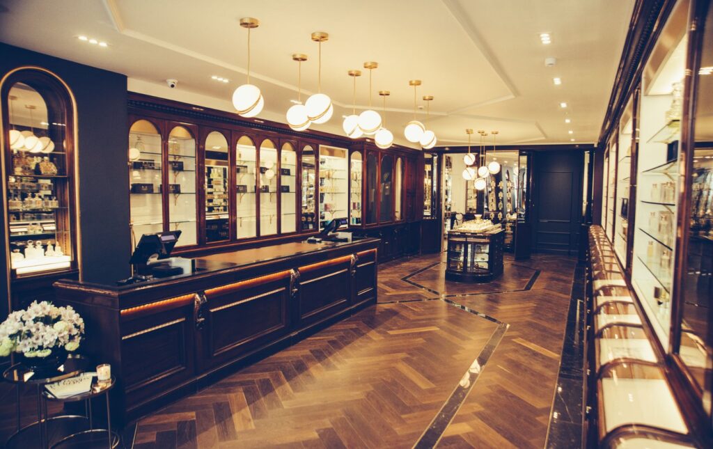 interno negozio floris london