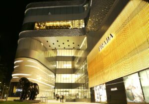 lusso 2023, central-embassy-498565_1920 (1)