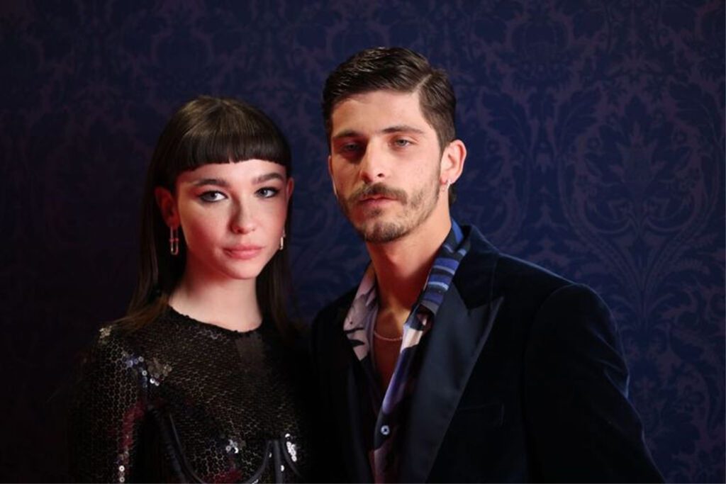 Matilda De Angelis con il compagno Alessandro De Santis. Photocredit Elle,  by Vittorio Zunino Celotto/Getty Images.