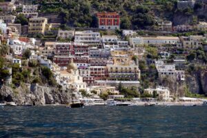 vacanze pasqua 2023, Costiera Amalfitana falco da Pixabay