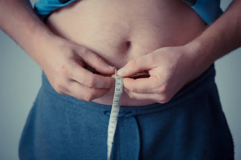 Peso e calo del testosterone, un circolo vizioso