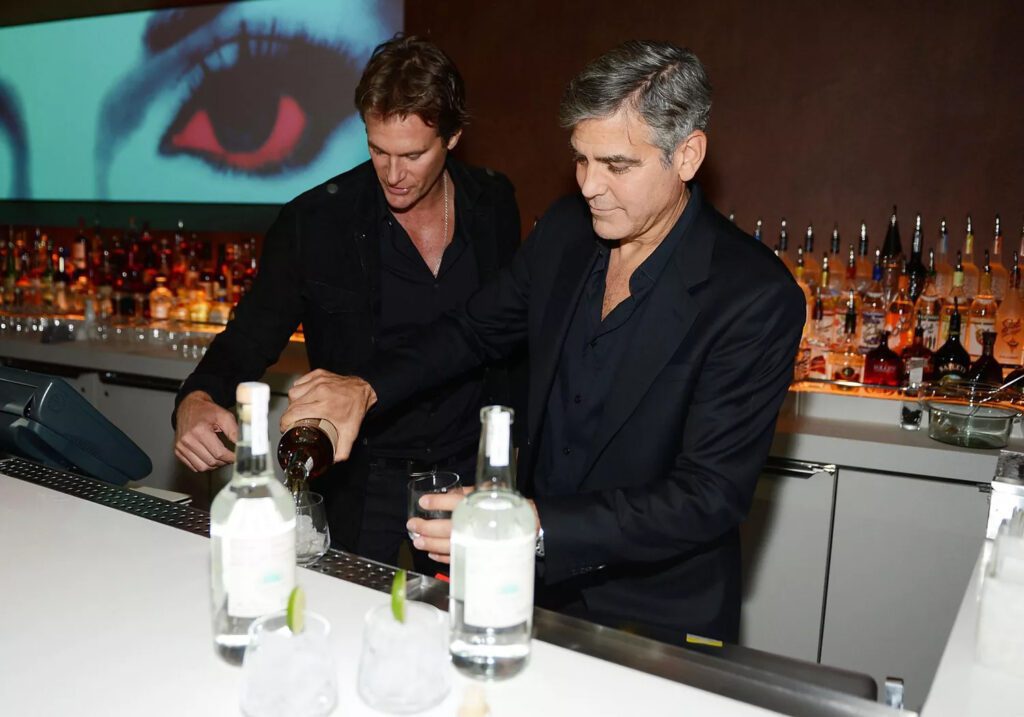 Tequila e Margarita, George Clooney e Rende Gerber. Photocredit people.com 