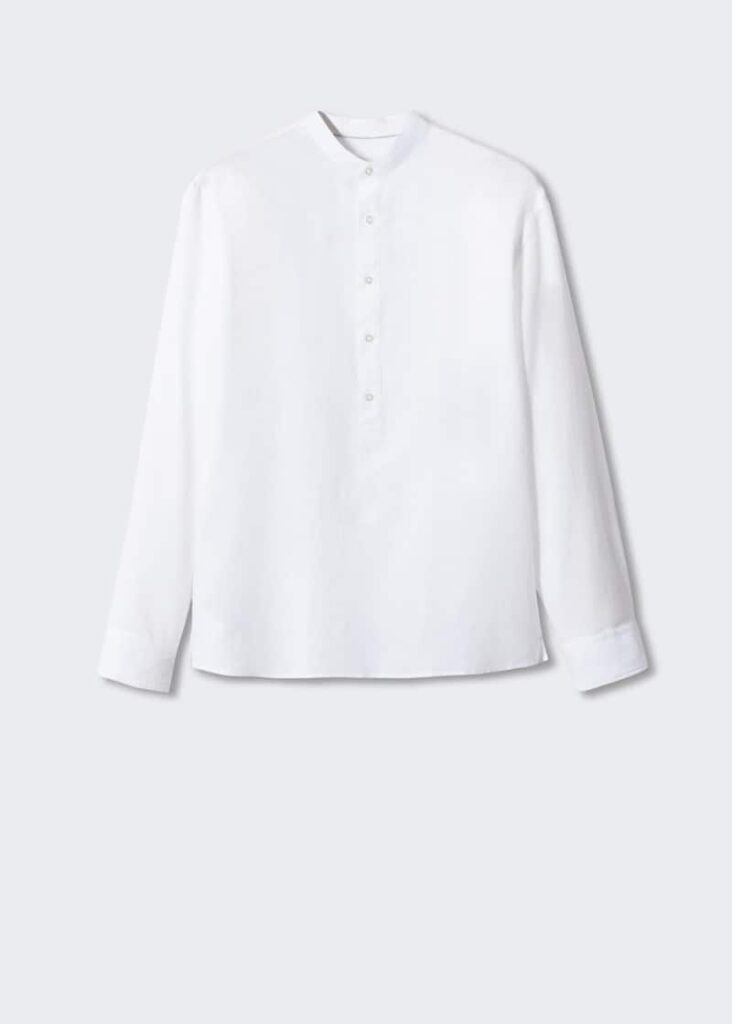 Il nostro look della settimana è un outfit estate uomo 2023 che richiama i freschi pomeriggi di agosto. Camicia, bermuda e sneakers, un connubio che diventa perfetto con pullover e berretto a seguito.