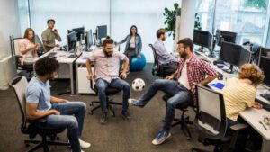Il divertimento sul lavoro, ovvero la chiave per un'atmosfera produttiva e soddisfacente