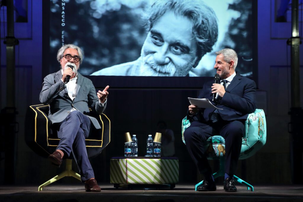 Beppe Vessicchio a Ponsacco ha raccontato la sua vita nella musica