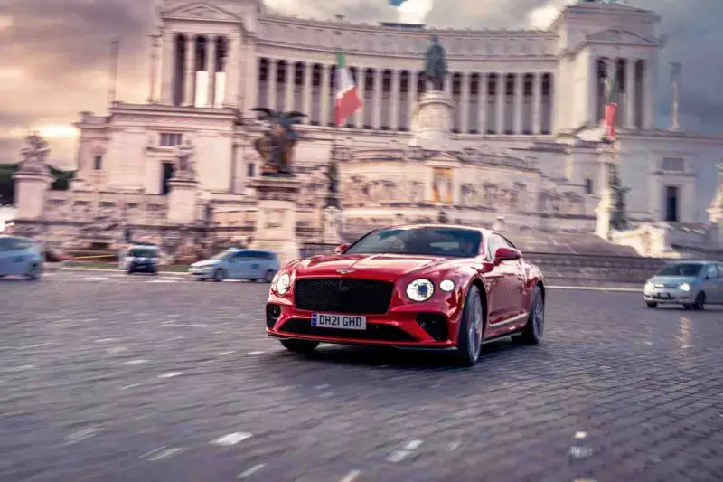 Bentley Roma apre le porte: dopo Milano, Padova e Firenze lusso e ricercatezza sbarcano nella Capitale