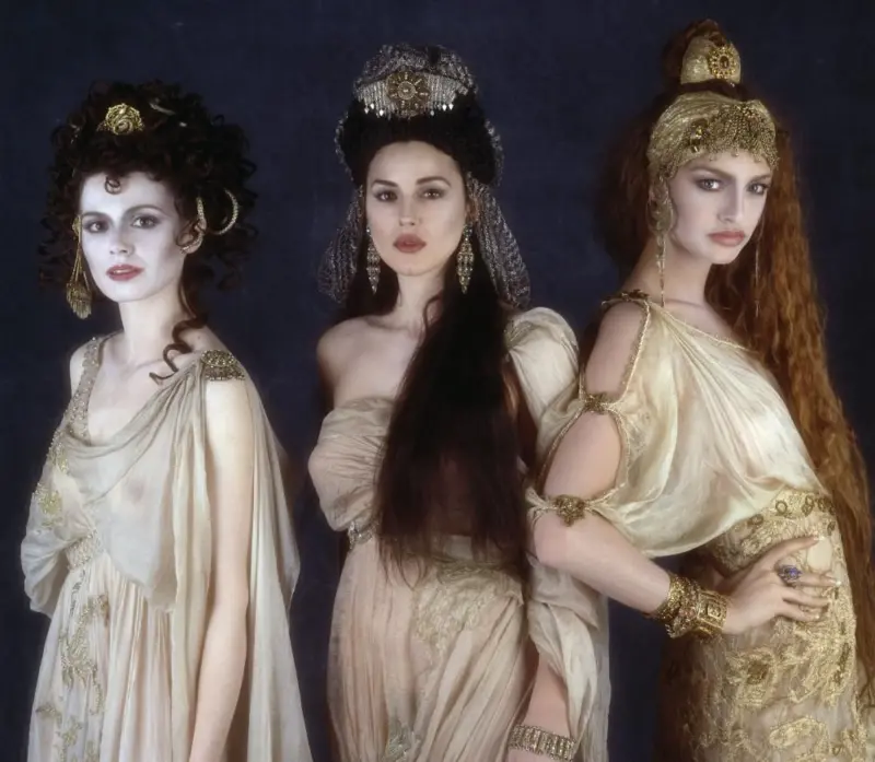 Monica Bellucci – Bram Stoker’s Dracula