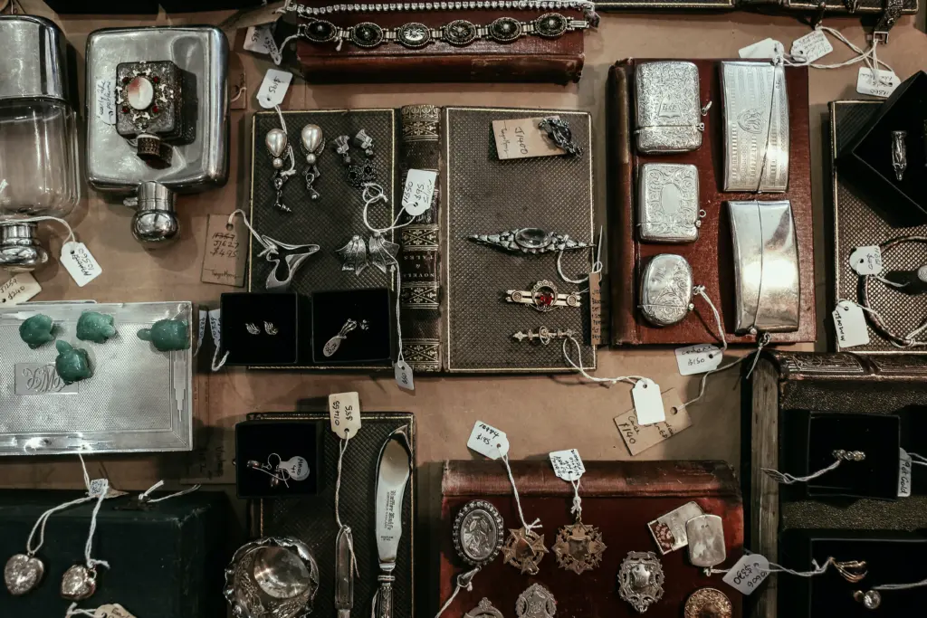 A Settembre Tornano i Mercatini Vintage: i trucchi ed i consigli di MoltoUomo.it per fare ottimi affari!