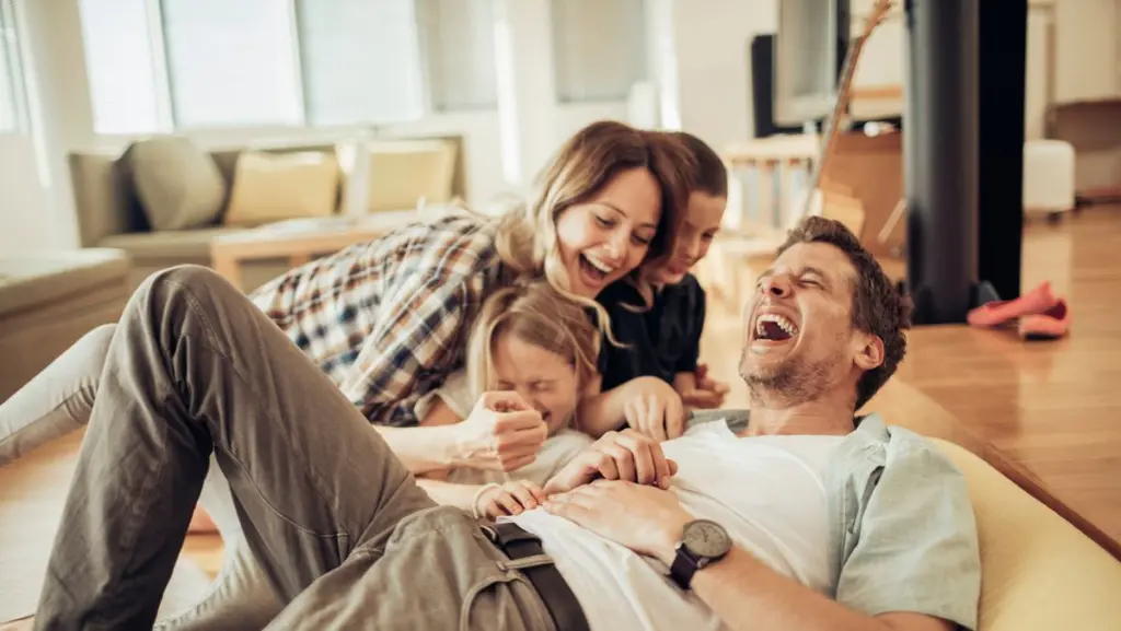 Apayaye: Il Trend Incomprensibile tra i Giovanissimi Che Ci Ha Accompagnato in Estate