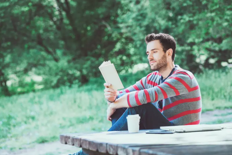 5 libri perfetti per i vostri momenti di relax e spensieratezza tra le letture adatte agli uomini.