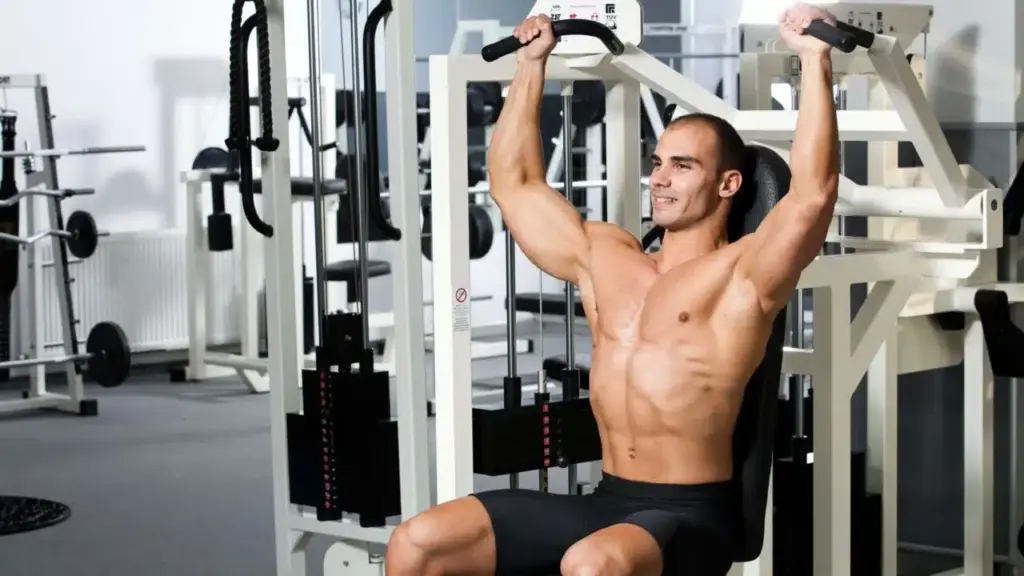 Scopri la Potenza della Shoulder Press: I Migliori Esercizi per il Benessere Maschile