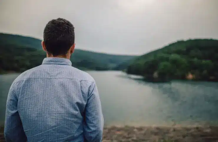 Anuptafobia: la paura di restare soli