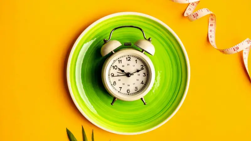 Perdita di Peso Salutare con il Digiuno Intermittente: Ecco Come Funziona