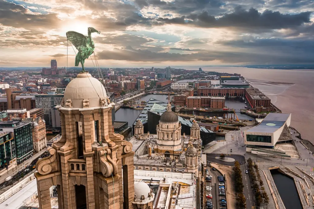 Tour alla scoperta dell'Inghilterra: 5 tappe da non perdere tra storia, arte e divertimento; Liverpool.