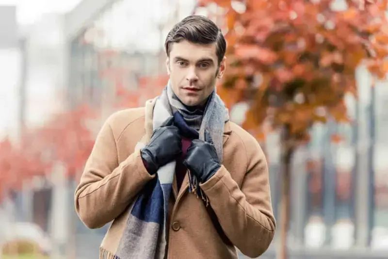 Tendenze Moda Uomo Autunno Inverno 2023 / 2024: Stile Vintage e Lusso Sartoriale.