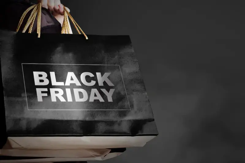 Il Black Friday 2023 è alle porte e molti consumatori sono pronti a lanciarsi nella caccia agli sconti online. Tuttavia, non tutti gli affari sono veri e alcuni possono nascondere delle trappole.