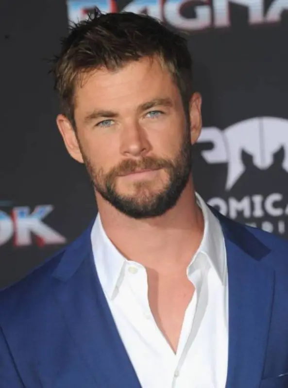 uomo attraente attrarre attenzione