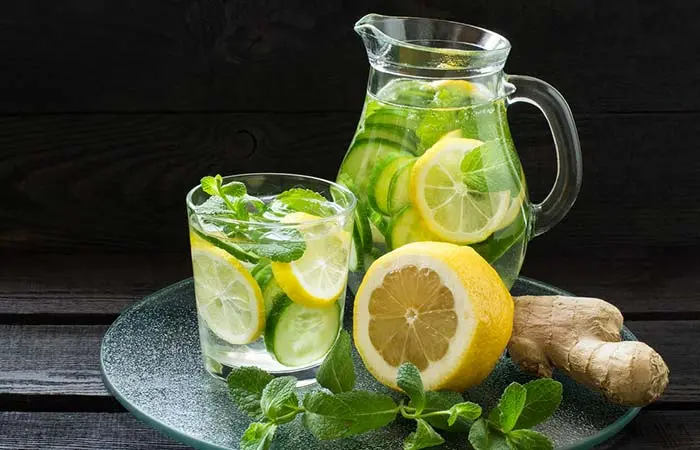 Come eliminare le tossine dopo le feste: i cibi e le bevande detox