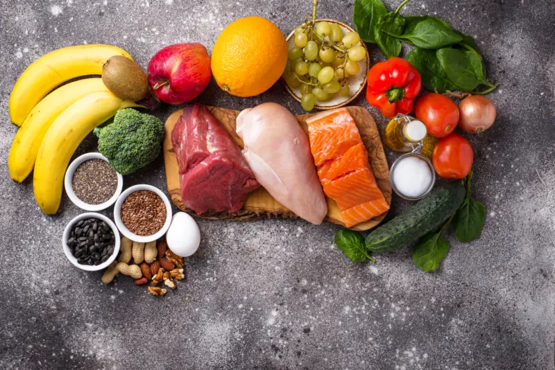 Come scegliere la dieta giusta per tornare in forma dopo le feste: i pro e i contro delle diete più famose
