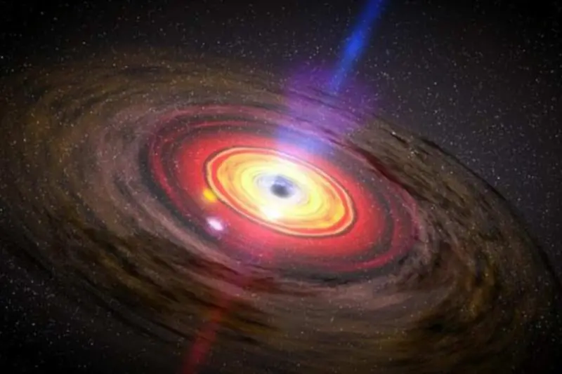 M87 buco nero relatività