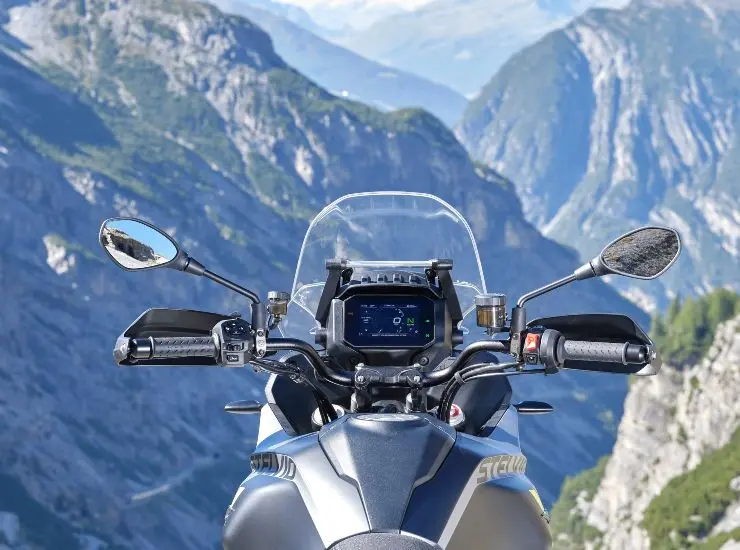 moto guzzi stelvio display