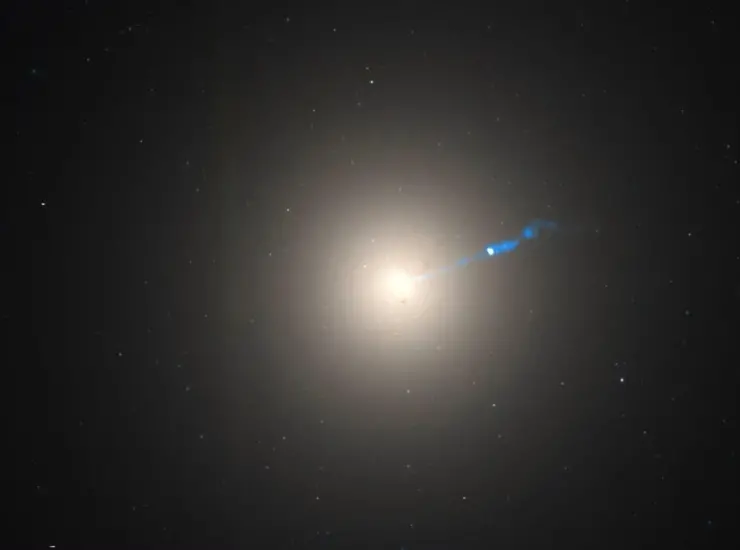 M87 buco nero relatività