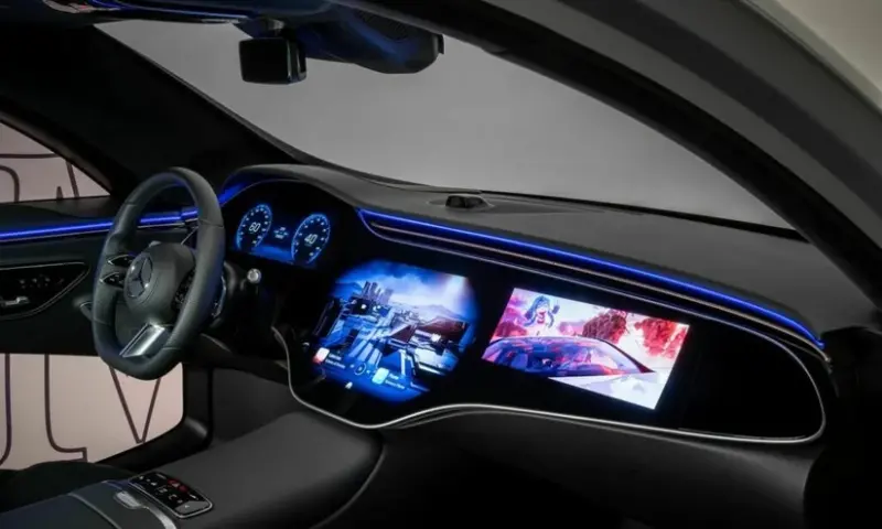 Mbux: l’assistente vocale di Mercedes si rinnova.