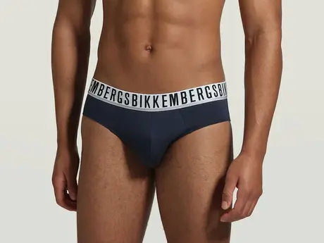 Intimo uomo: l'eterno dilemma tra boxer e slip