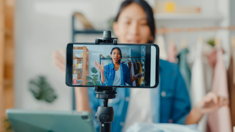 Live Streaming Commerce