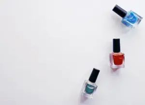 Smalto per uomo: la nail art non è più solo questione da donne