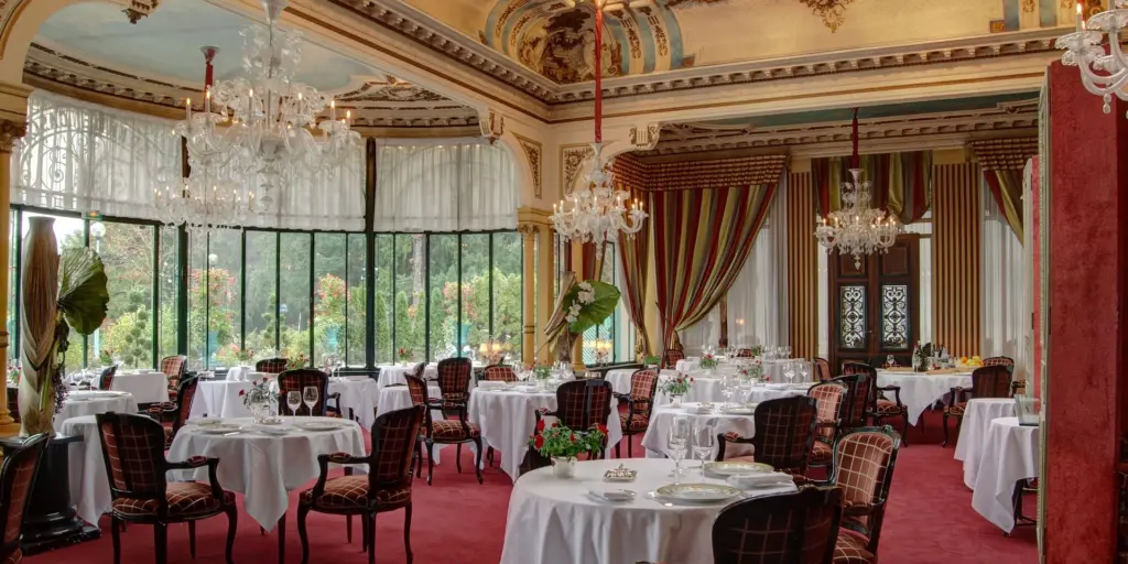 Gusti da Palcoscenico: i Migliori Ristoranti per Concludere la Serata con Gusto