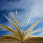 Il libro è qualcosa di prezioso che andrebbe sempre celebrato; la Giornata Mondiale del Libro che si celebra oggi, 23 aprile, serve a ricordare al mondo intero quanto sia bello ed importante leggere