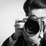 Chi si avvicina alla fotografia, amatoriale o professionale che sia, al di là dei corsi, dei master e dei workshop deve sin da subito fare delle scelte riguardanti la sua attrezzature