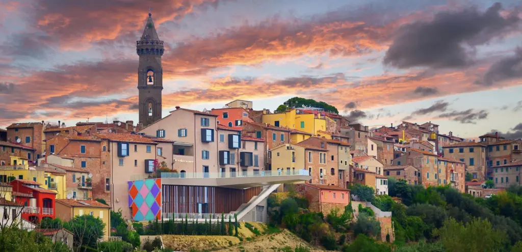 Peccioli, il Borgo dei Borghi 2024 Celebra la Sostenibilità e l'Arte Contemporanea