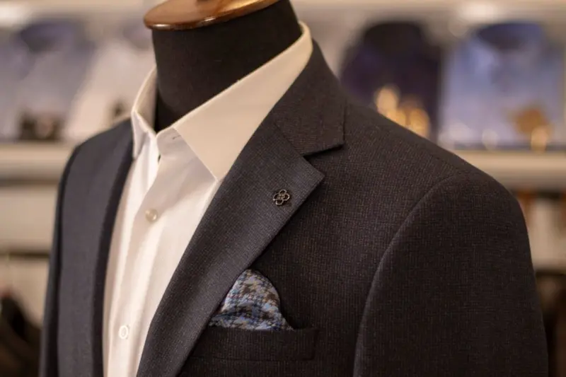 Come vestirsi per la seduta di laurea: Dress Code e Consigli per Lui