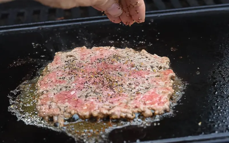 Smash Burger e Tendenze Alimentari: Un Fenomeno in Crescita