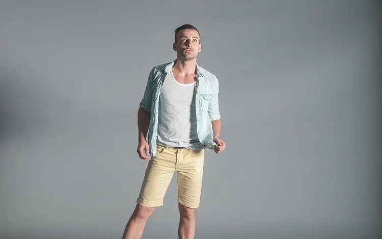 Pratici e confortevoli, glamour e alla moda, i bermuda uomo sono un indumento casual e rilassato, ma al contempo elegante e raffinato, e indicato per più di un’occasione