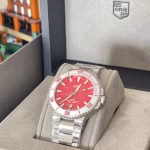 ORIS Aquis Date Collezione Taste of Summer: Un Tocco di Eleganza Estiva.