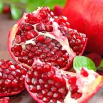 Il melograno è un frutto che, oltre alla sua dolcezza e alla sua bellezza, offre un'ampia gamma di benefici per la salute di un uomo.