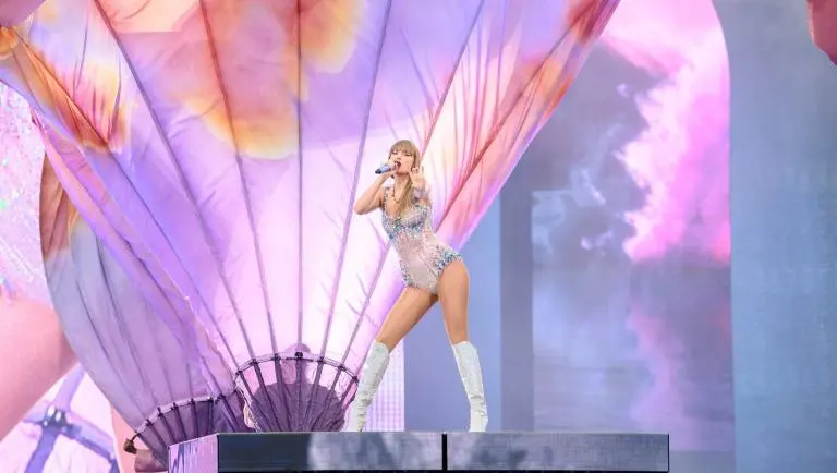 Taylor Swift: La Popstar Globale che Ha Conquistato l'Italia