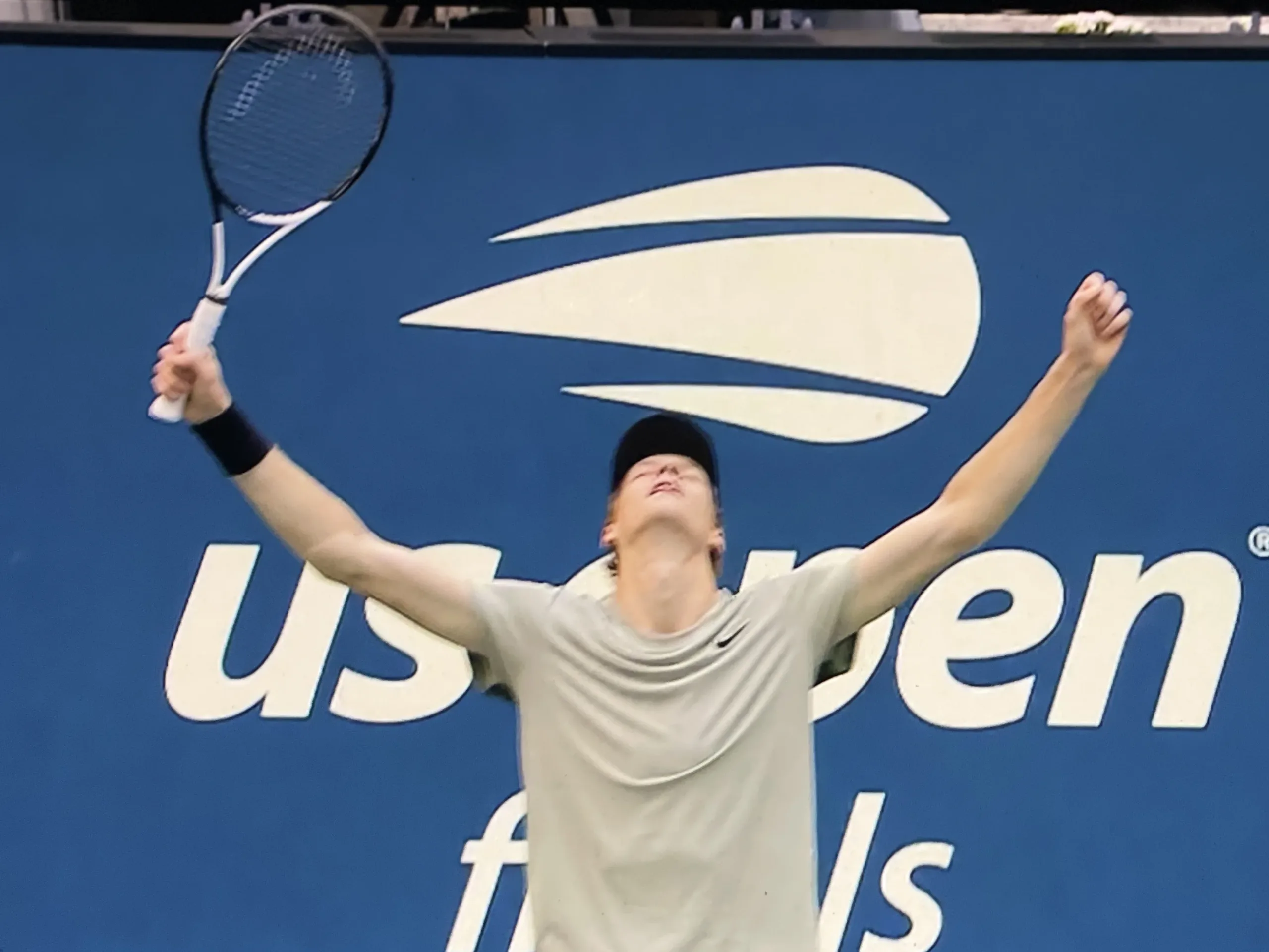 Jannik Sinner sbanca gli US Open 2024, 6-3, 6-4. 7-5