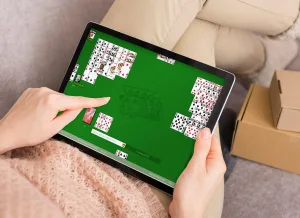 Il Fenomeno del Burraco Online in Italia