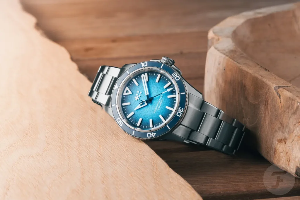 Il Christopher Ward Trident C60 Lumière rappresenta l'apice del design e della tecnologia negli orologi subacquei.
