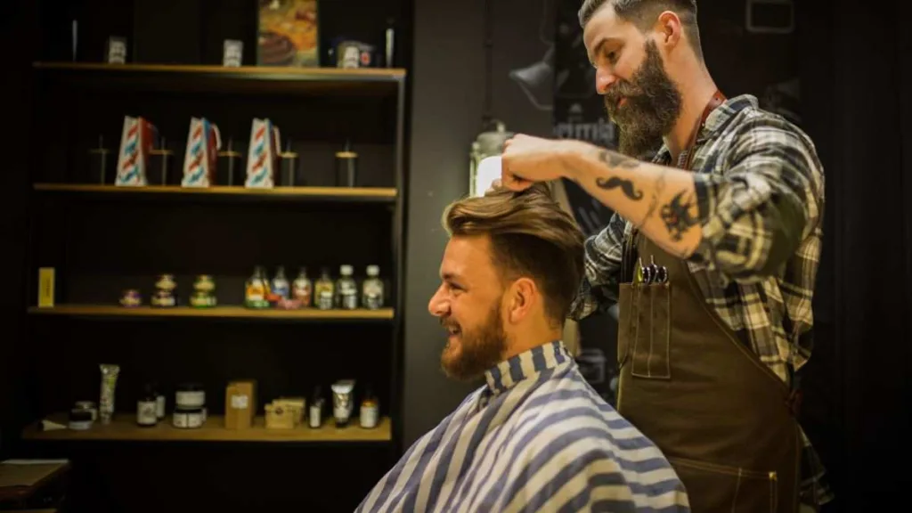 taglio sfumato a forbice da uomo