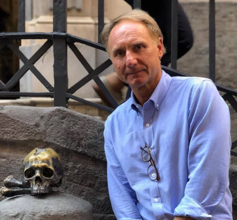 Alla fine è arrivato l'annuncio: si chiama The Secret of Secrets il nuovo romanzo di Dan Brown, l'autore del best seller Il Codice Da Vinci; uscirà in tutto il mondo il 9 settembre 2025