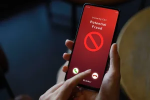 Negli ultimi tempi, in Italia si è diffusa una nuova forma di truffa telefonica che sfrutta il bisogno di lavoro delle persone; questa truffa, nota come truffa del curriculum, utilizza un meccanismo semplice ma efficace per estorcere denaro e dati personali.