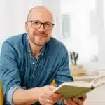 In questo articolo vi guideremo passo passo in un percorso concreto, umano e fattibile. Non serve avere memoria da elefante, ma solo un po’ di costanza, un pizzico di curiosità e il desiderio di sentirsi vivi.