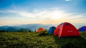 Weekend in tenda_ come organizzare un camping di primavera in stile uomo