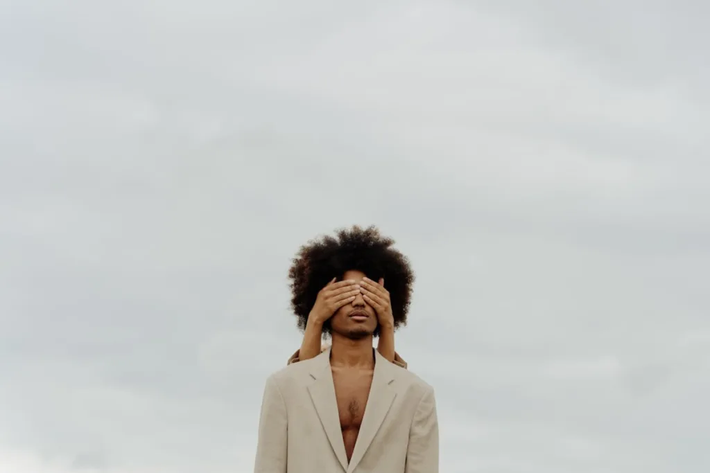 Perché Scegliere Un Blazer Destrutturato? Semplice, perché è la scelta vincente per l'uomo moderno