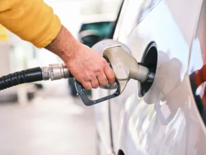 Nuove Accise sui Carburanti? Esatto, Diesel Più Caro, Benzina Più Leggera